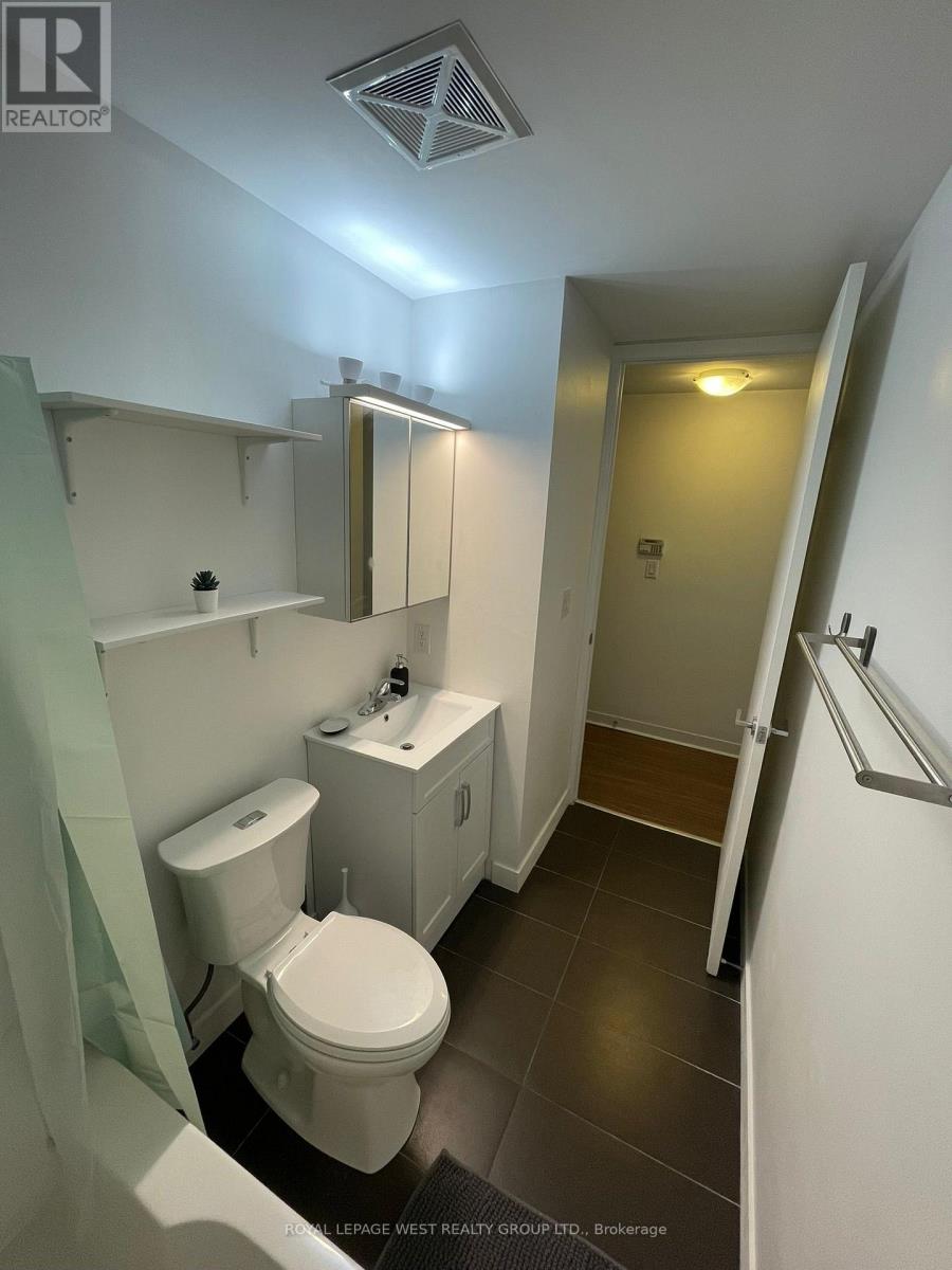 1323 - 165 Legion Road N, Toronto (Mimico), Ontario  M8Y 0B3 - Photo 6 - W12743428