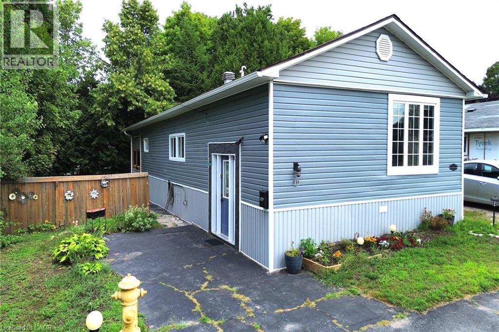 21 WESTHILL Road, elliot lake, Ontario