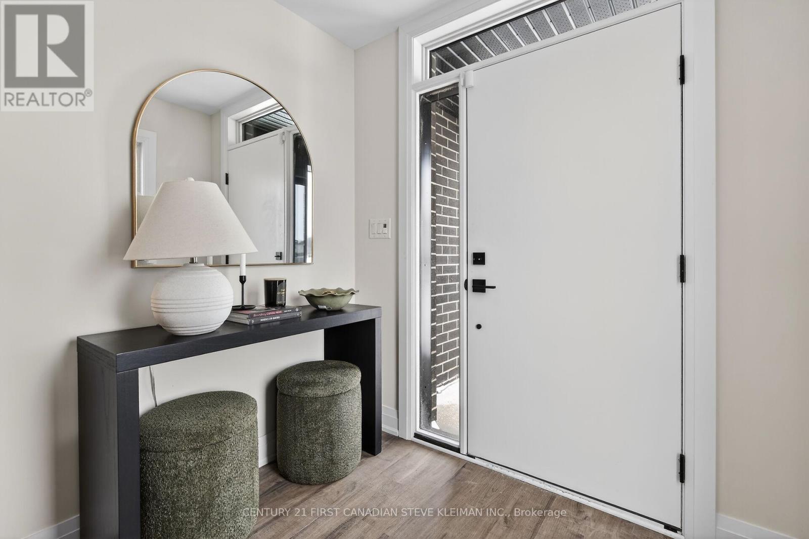 101 - 2830 Tokala Trail, London North (North S), Ontario  N6G 5B4 - Photo 3 - X12747262