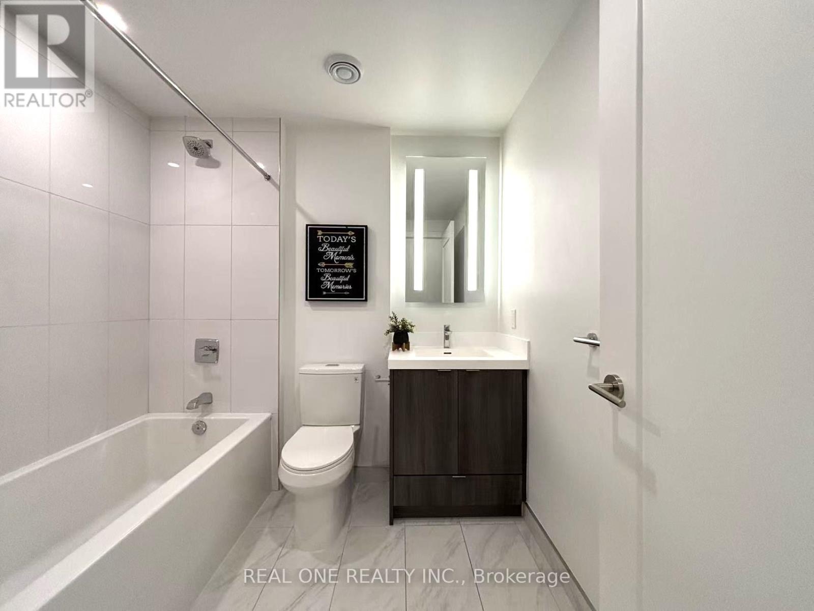 2704 - 30 Inn On The Park Drive, Toronto, Ontario  M3C 0P7 - Photo 7 - C12747204