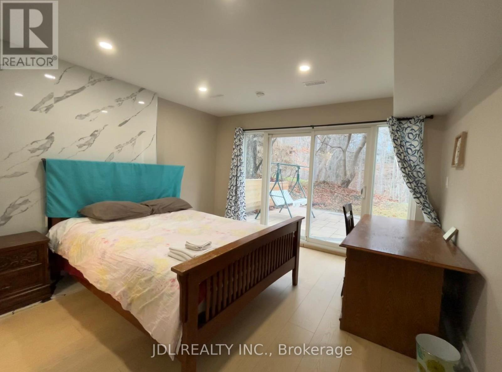 Unit 3 - 62 Banstock Dr Drive, Toronto, Ontario  M2K 2H6 - Photo 2 - C12747216