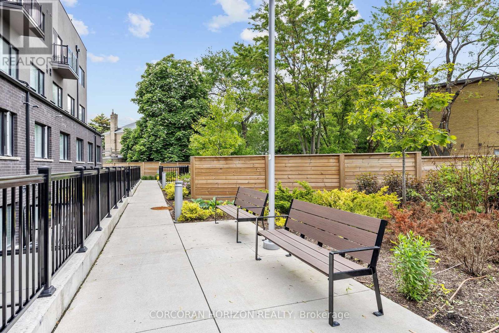 2 - 8 Marquette Avenue, Toronto, Ontario  M5A 0E1 - Photo 21 - C12747224