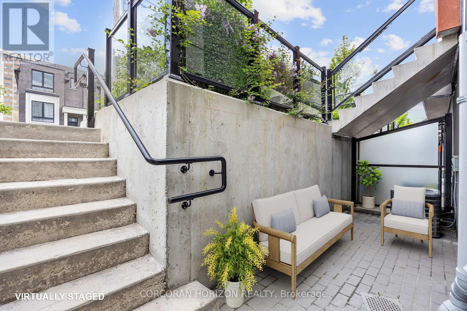 2 - 8 Marquette Avenue, Toronto, Ontario  M5A 0E1 - Photo 5 - C12747224