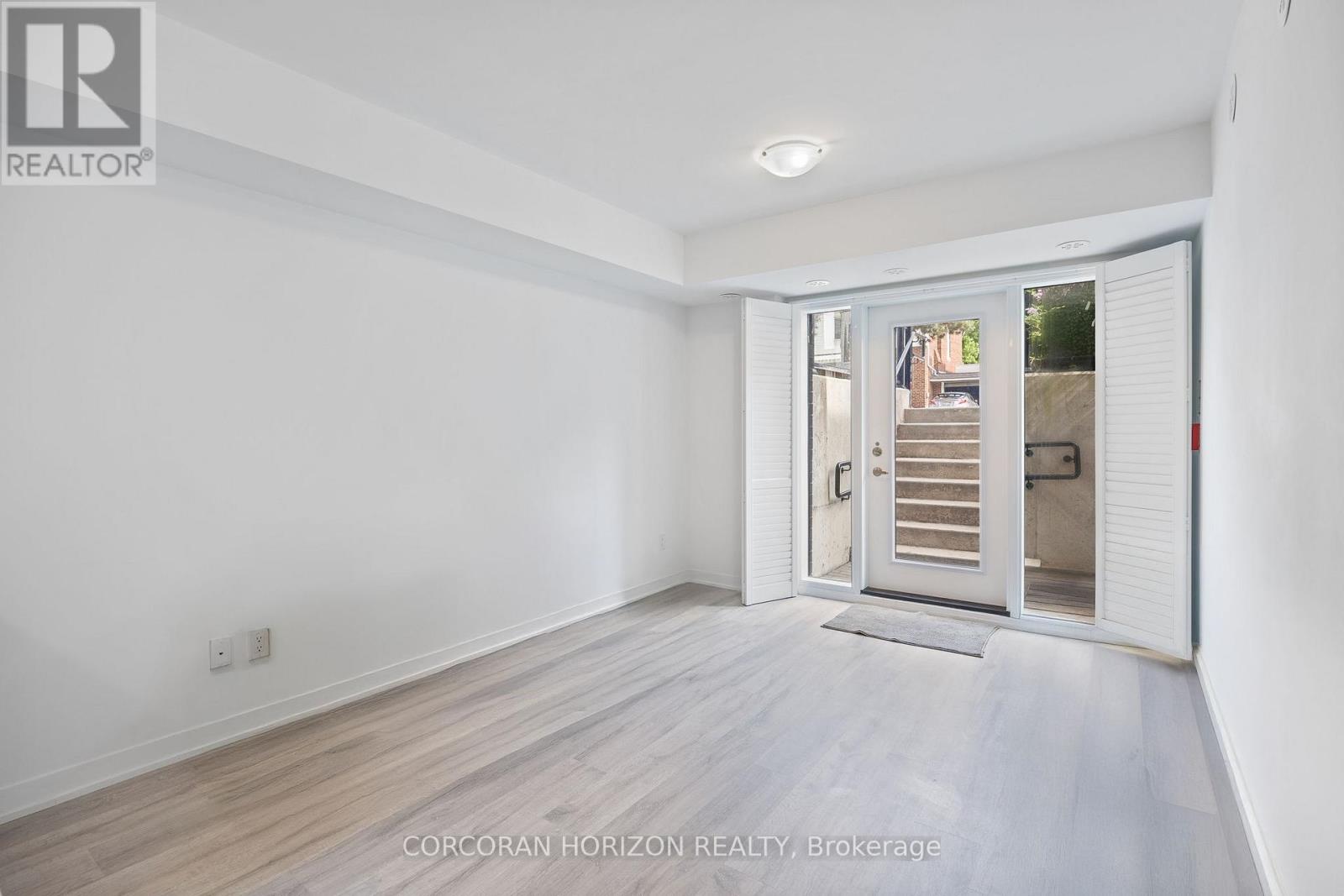 2 - 8 Marquette Avenue, Toronto, Ontario  M5A 0E1 - Photo 7 - C12747224