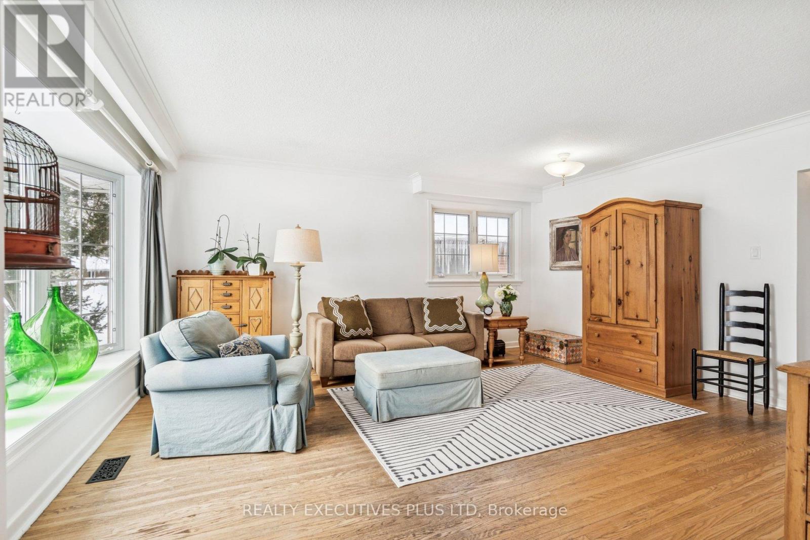 124 Applefield Drive, Toronto, Ontario  M1P 3Y2 - Photo 9 - E12747230