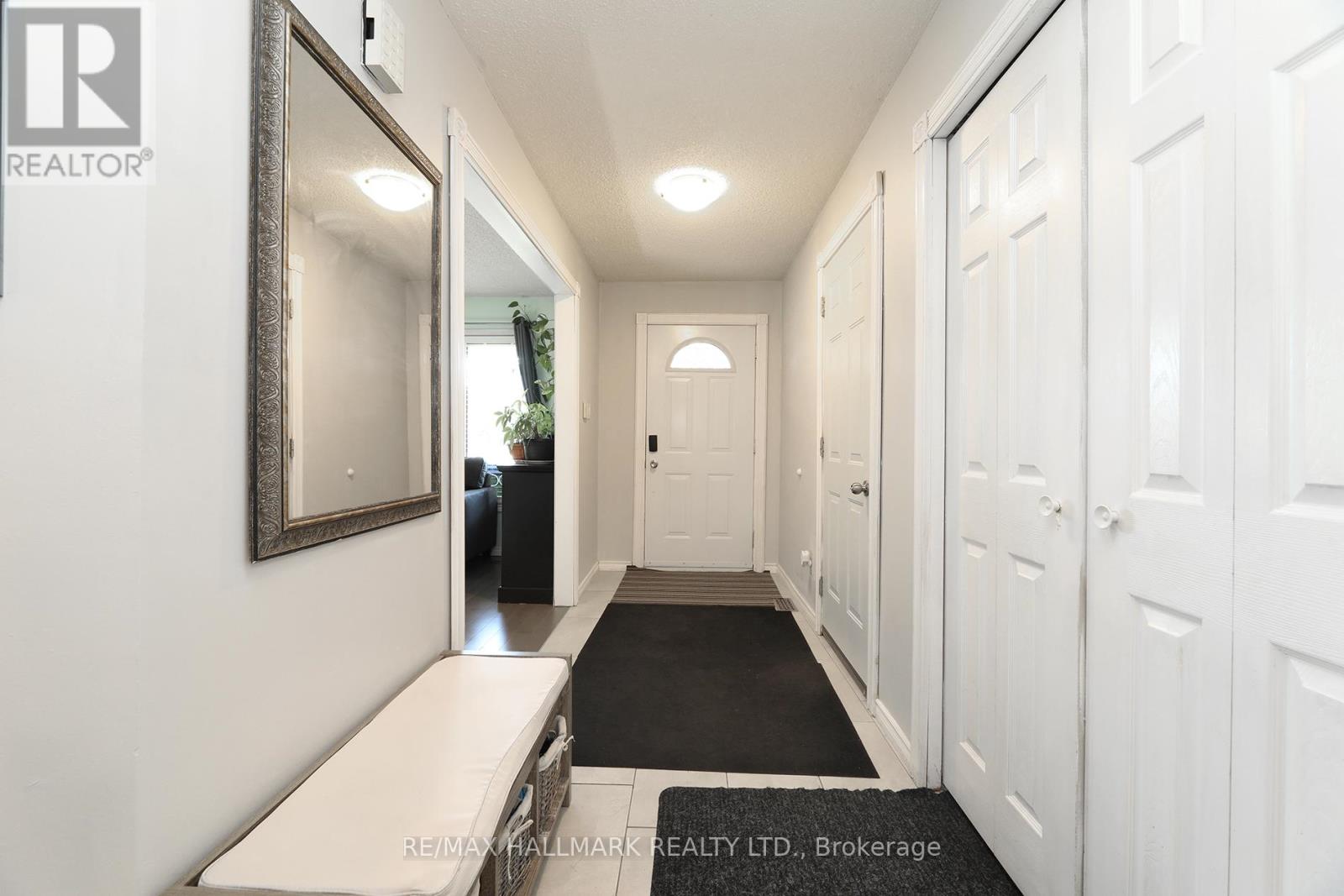 944 William Booth Crescent, Oshawa, Ontario  L1G 7N4 - Photo 2 - E12747246