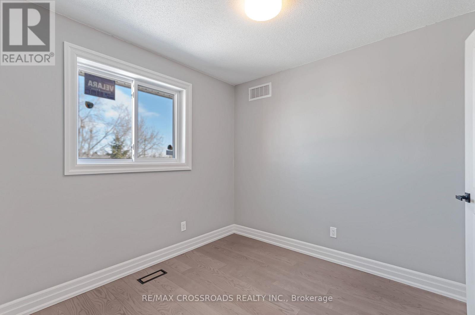 51 Hattie Court, Georgina, Ontario  L4P 3C8 - Photo 12 - N12747238