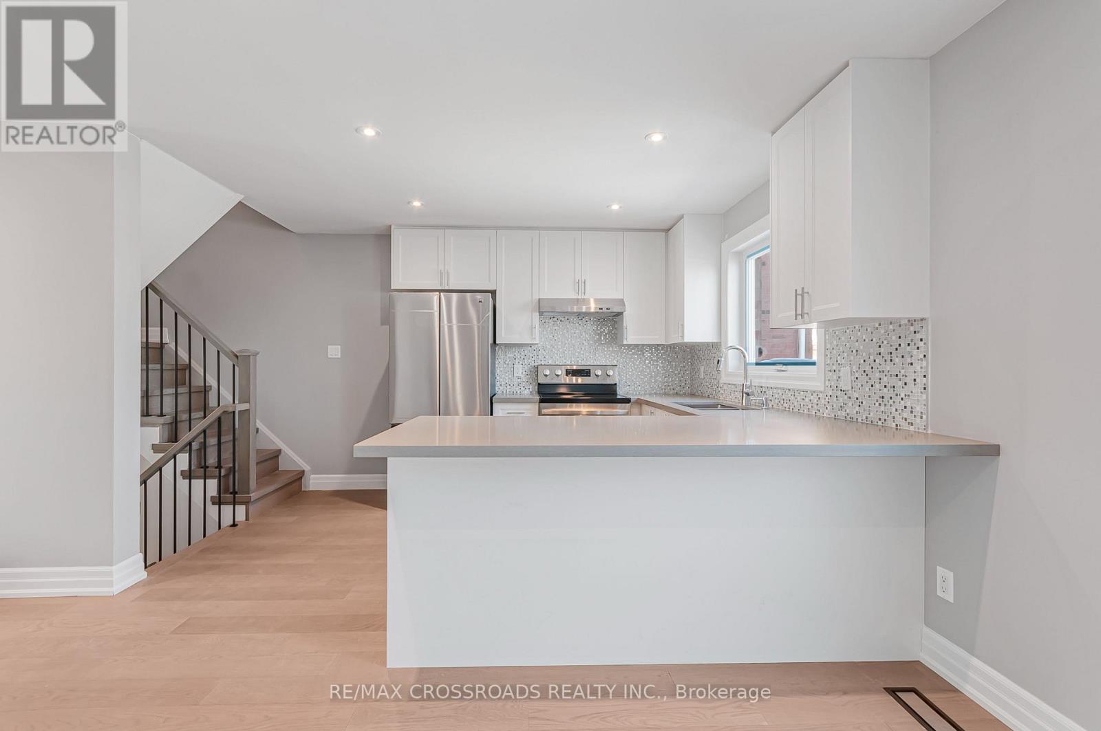 51 Hattie Court, Georgina, Ontario  L4P 3C8 - Photo 5 - N12747238