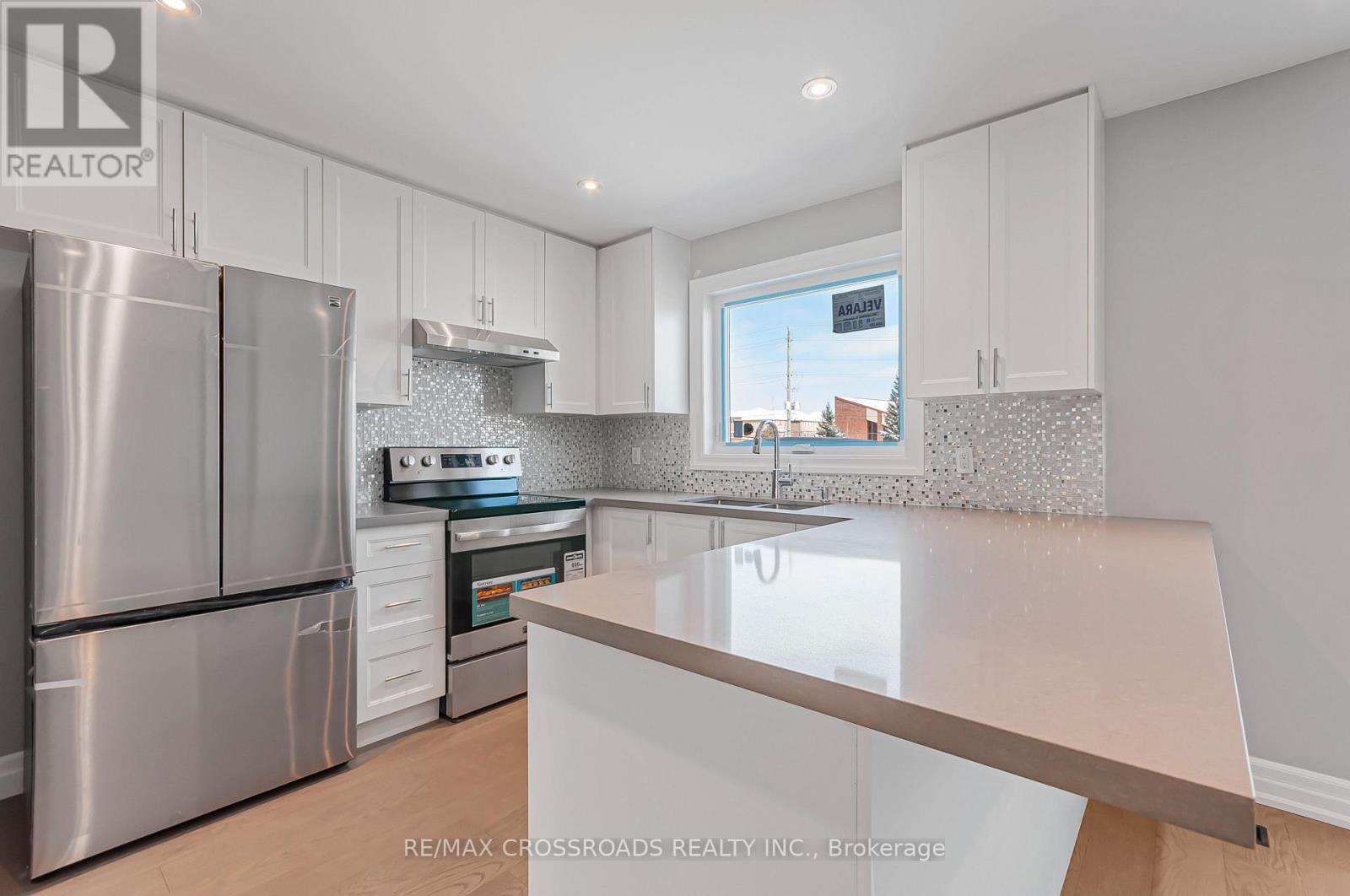 51 Hattie Court, Georgina, Ontario  L4P 3C8 - Photo 6 - N12747238