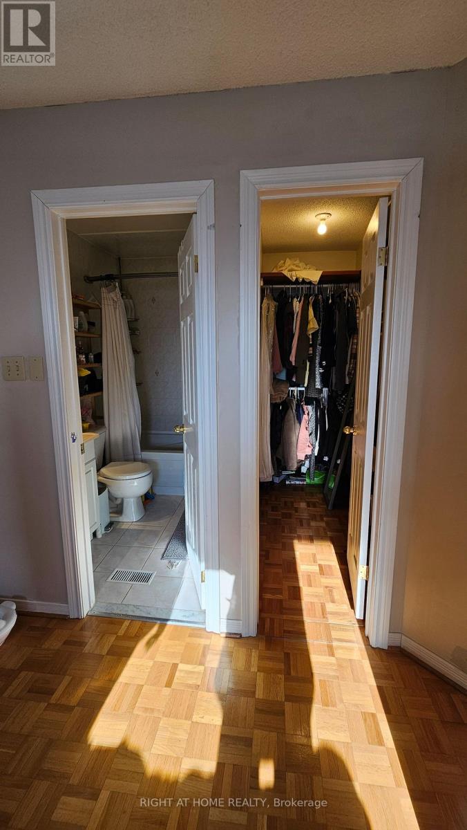 121 Badessa Circle, Vaughan (Brownridge), Ontario  L4J 6E2 - Photo 10 - N12747244