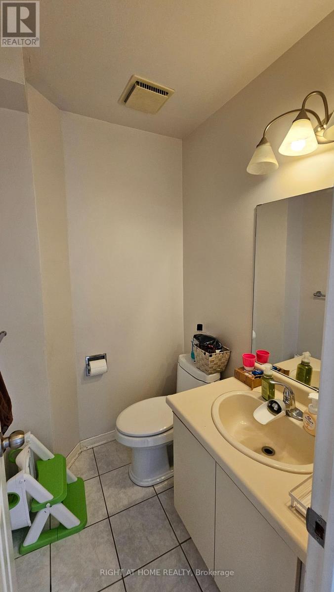 121 Badessa Circle, Vaughan (Brownridge), Ontario  L4J 6E2 - Photo 6 - N12747244