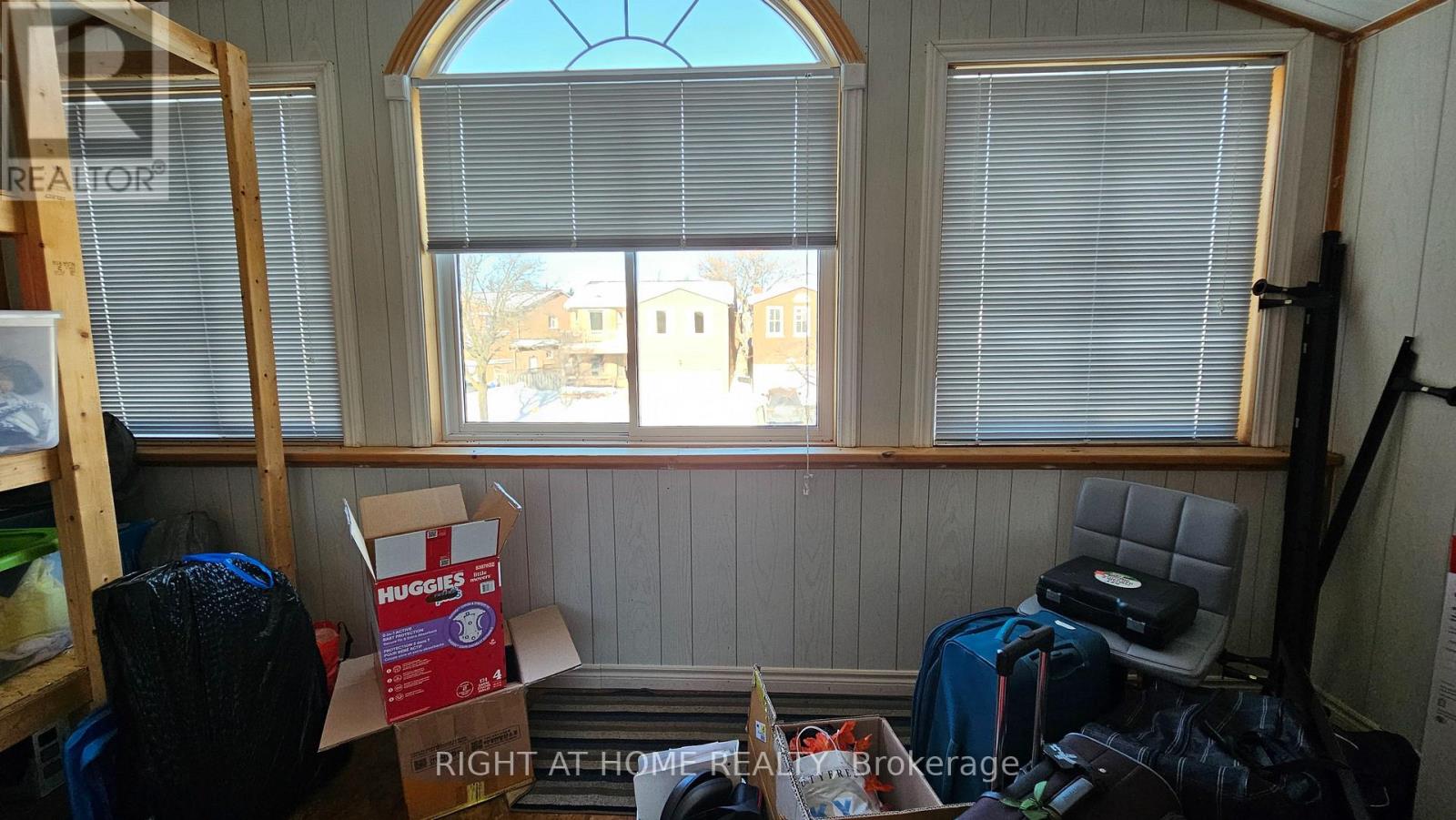 121 Badessa Circle, Vaughan (Brownridge), Ontario  L4J 6E2 - Photo 8 - N12747244