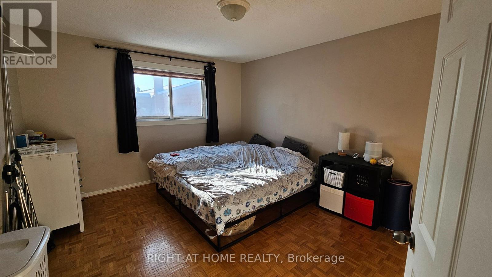 121 Badessa Circle, Vaughan (Brownridge), Ontario  L4J 6E2 - Photo 9 - N12747244