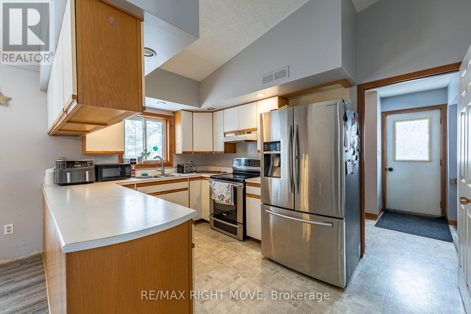 2776 Mary Street, Ramara (Brechin), Ontario  L0K 1B0 - Photo 11 - S12747280