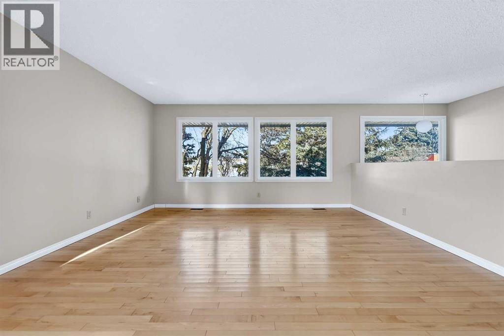 5315 Valiant Drive Nw, Calgary, Alberta  T3A 0Y9 - Photo 4 - A2280764