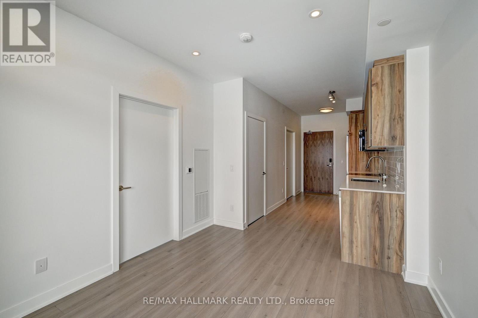 705 - 25 Wellington Street S, Kitchener, Ontario  N2G 0G5 - Photo 9 - X12747250