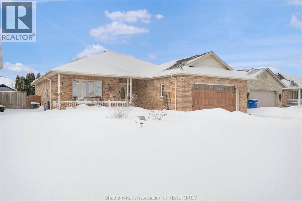 MLS# 26002256: 204 Garden Path, Chatham, Canada