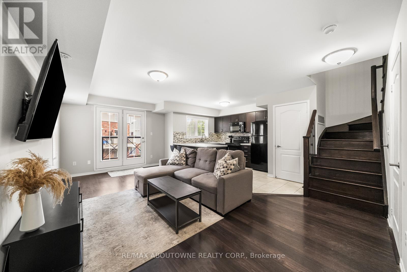 3 - 2551 Sixth Line, Oakville, Ontario  L6H 0H7 - Photo 7 - W12428589