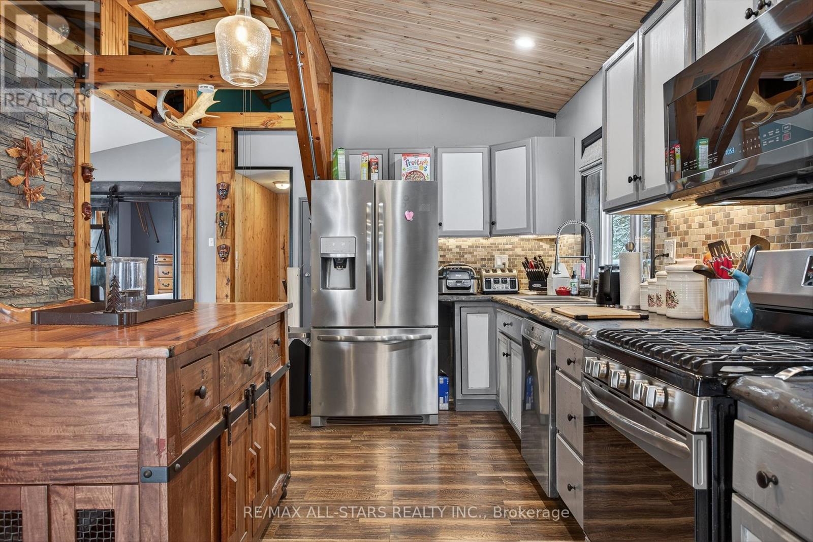 28 Pine Ridge Road, Kawartha Lakes, Ontario  K0M 2L0 - Photo 10 - X12747304