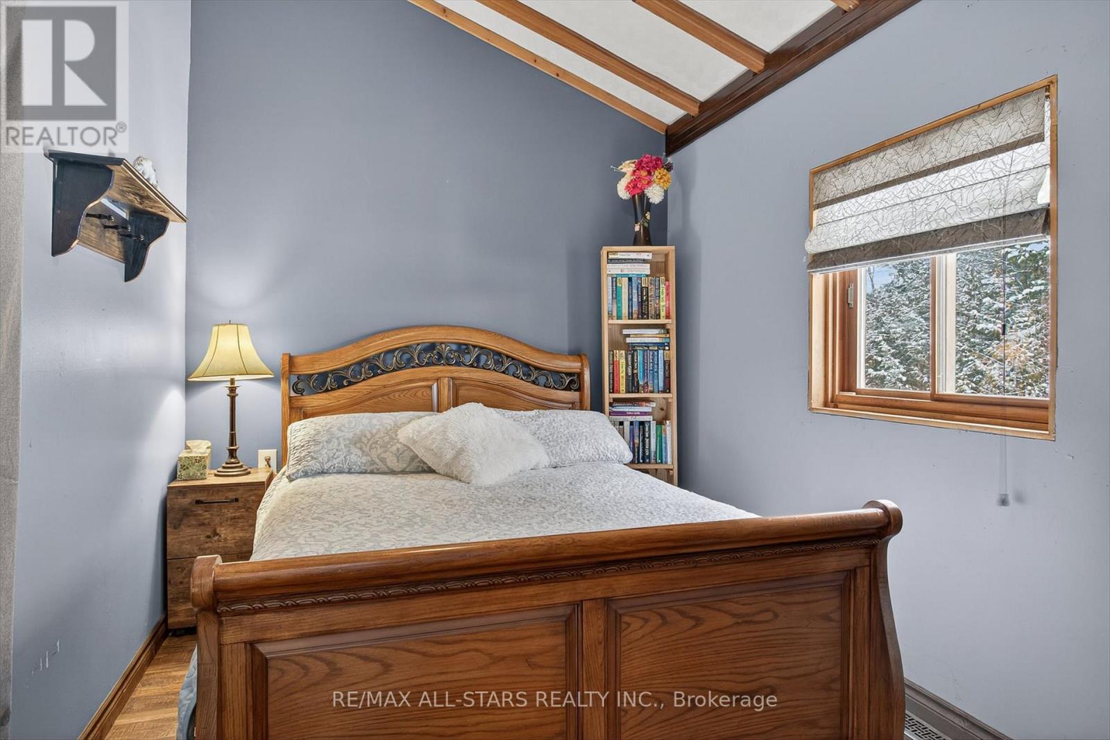 28 Pine Ridge Road, Kawartha Lakes, Ontario  K0M 2L0 - Photo 16 - X12747304