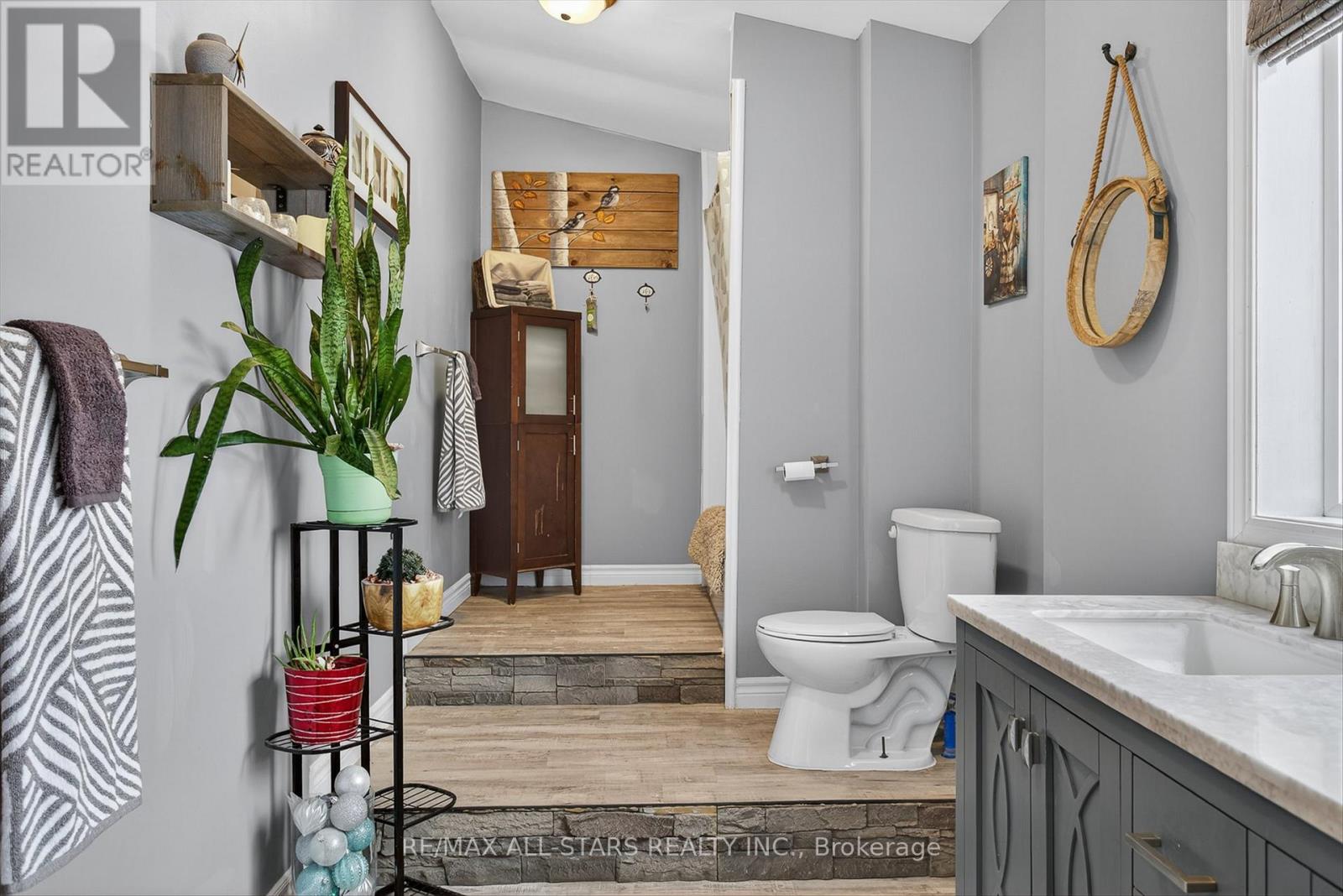 28 Pine Ridge Road, Kawartha Lakes, Ontario  K0M 2L0 - Photo 17 - X12747304