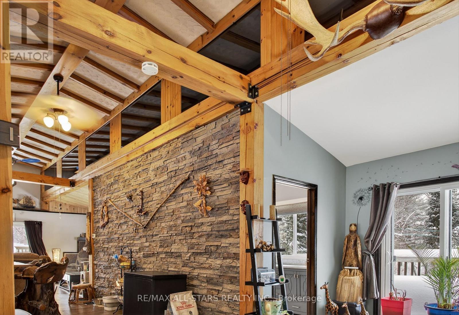 28 Pine Ridge Road, Kawartha Lakes, Ontario  K0M 2L0 - Photo 7 - X12747304