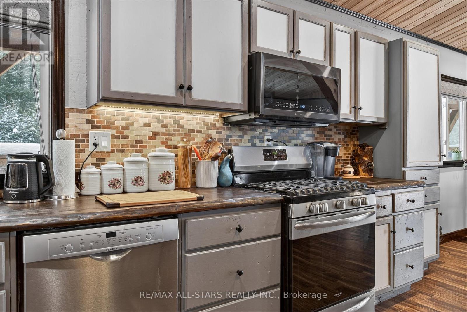 28 Pine Ridge Road, Kawartha Lakes, Ontario  K0M 2L0 - Photo 9 - X12747304