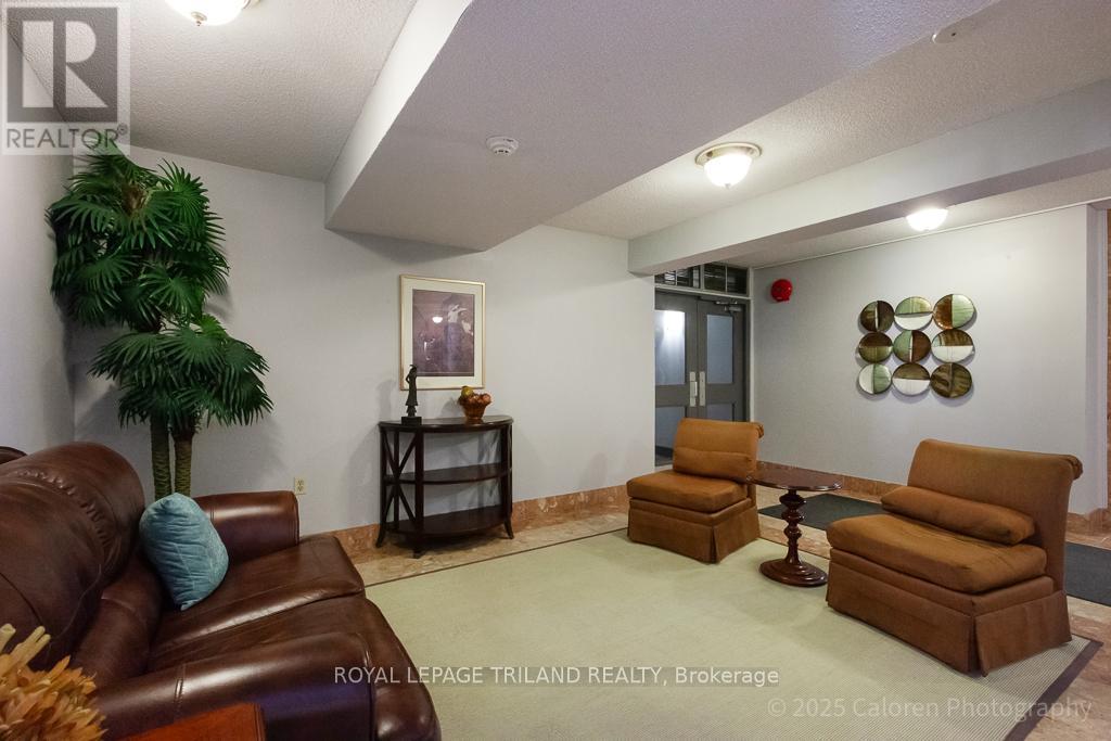 503 - 1510 Richmond Street, London North (North G), Ontario  N6G 4V2 - Photo 2 - X12747302