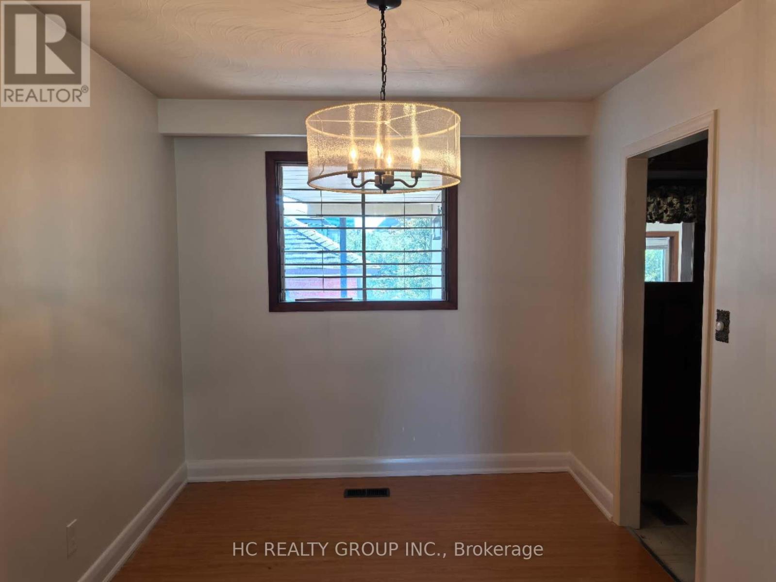 21 Norcross Road, Toronto (Clanton Park), Ontario  M3H 2R3 - Photo 8 - C12747340