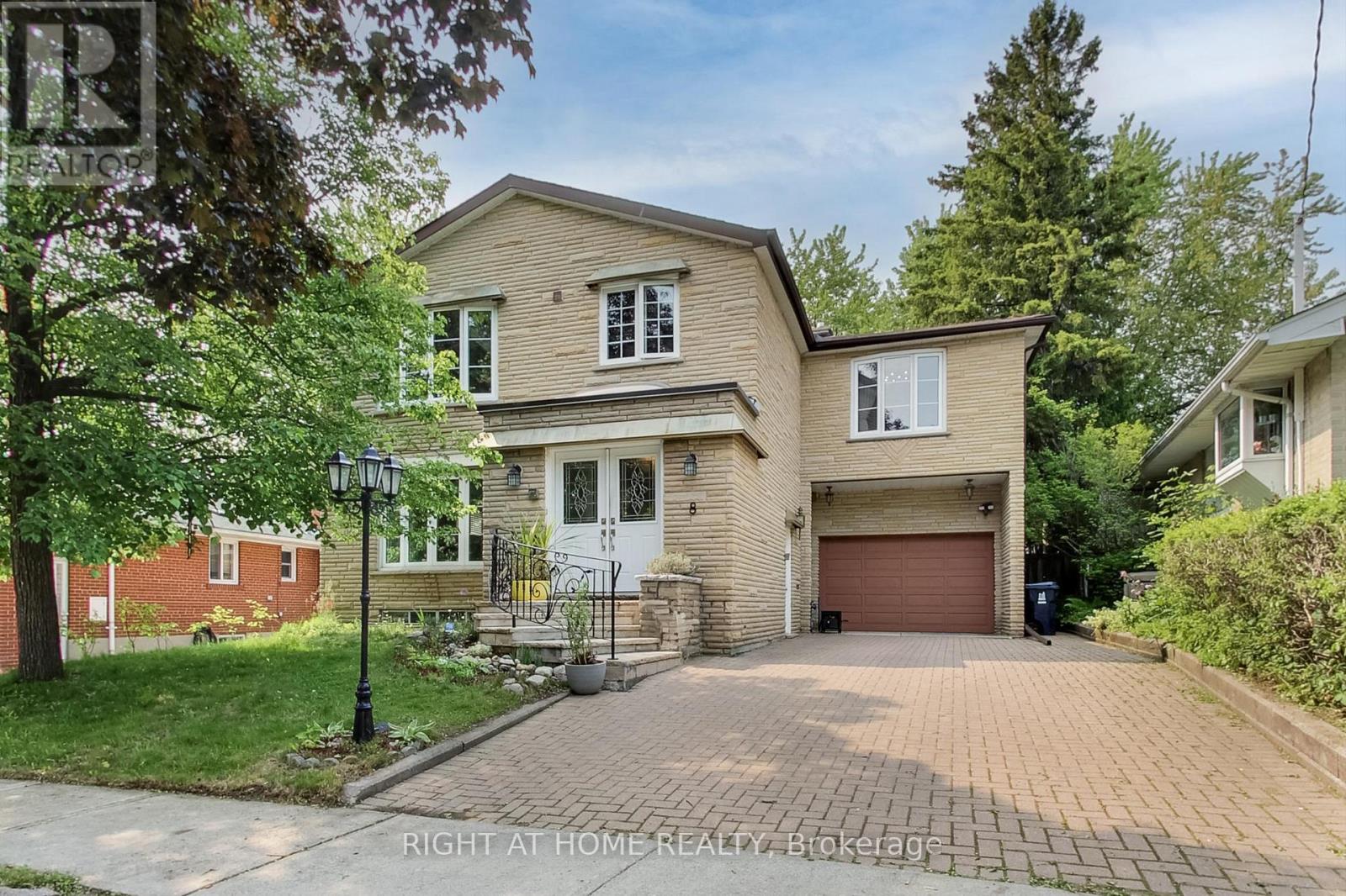 8 SURATY AVENUE, Toronto, Ontario