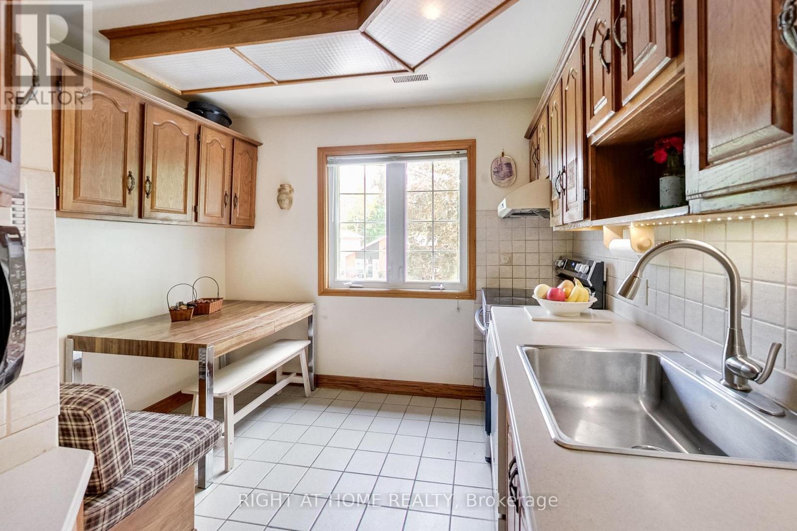 8 Suraty Avenue, Toronto, Ontario  M1P 4E1 - Photo 17 - E12747314