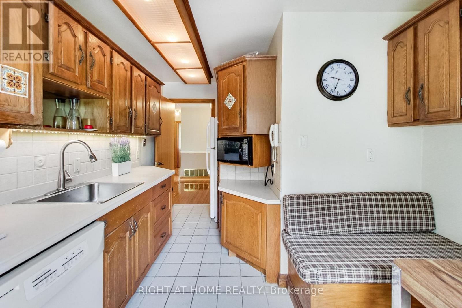 8 Suraty Avenue, Toronto, Ontario  M1P 4E1 - Photo 18 - E12747314