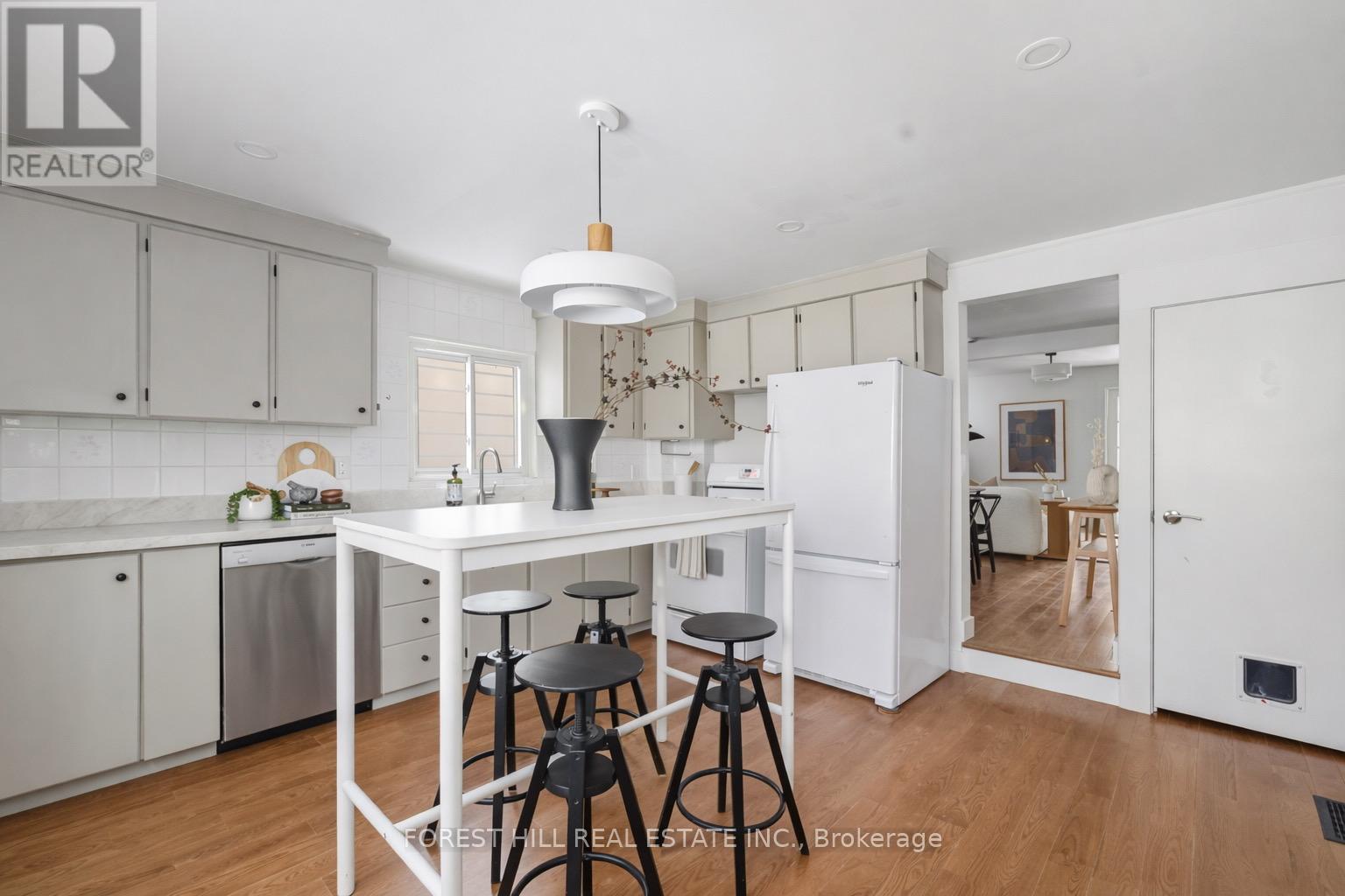 33 Craven Road, Toronto, Ontario  M4L 2Z4 - Photo 9 - E12747338