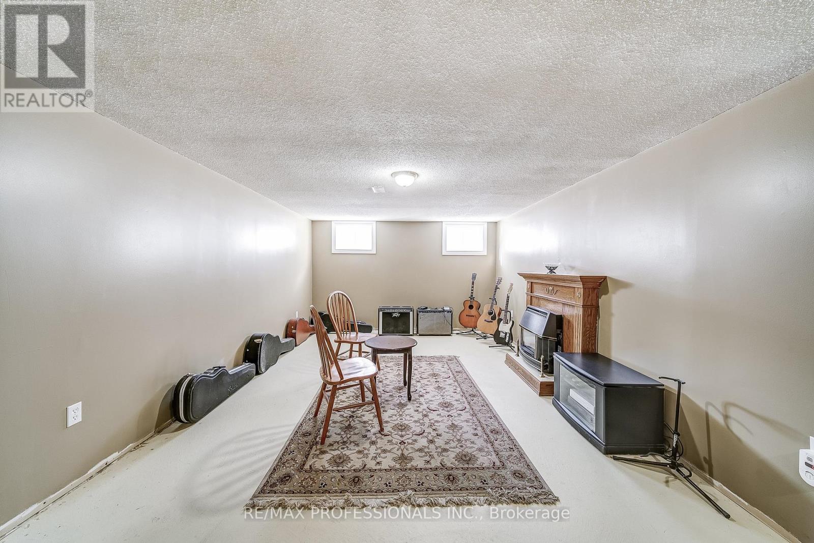 2 Agnes Street, Barrie (Wellington), Ontario  L4M 2S2 - Photo 30 - S12747296