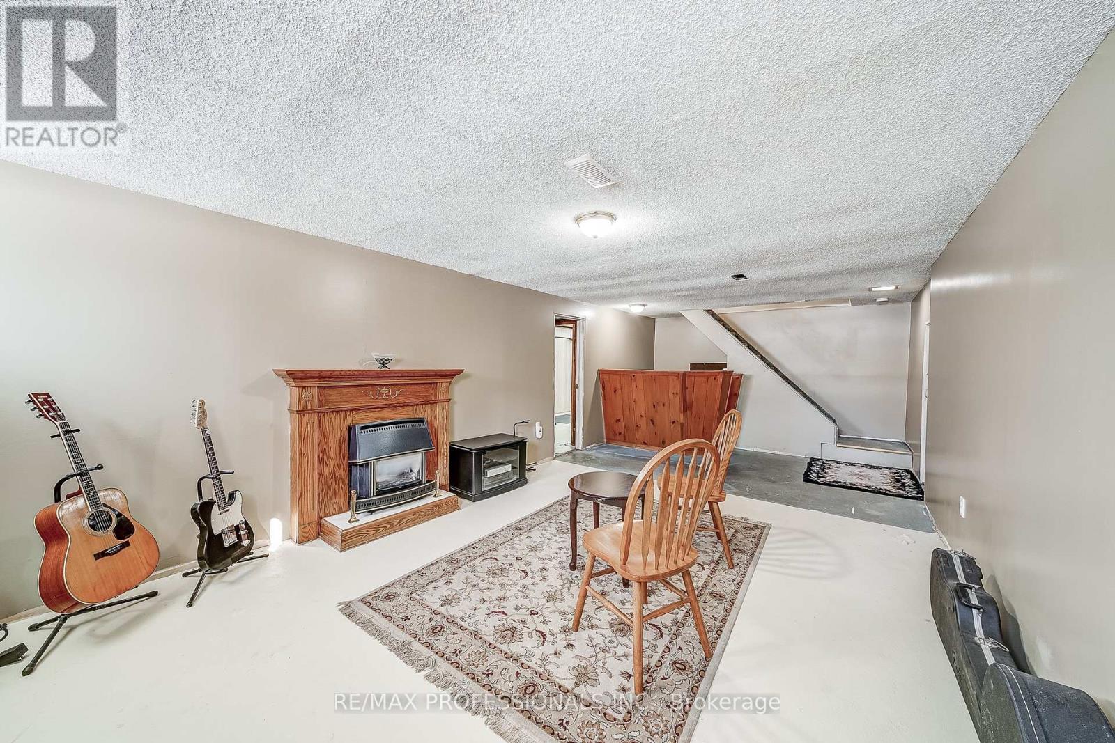 2 Agnes Street, Barrie (Wellington), Ontario  L4M 2S2 - Photo 32 - S12747296