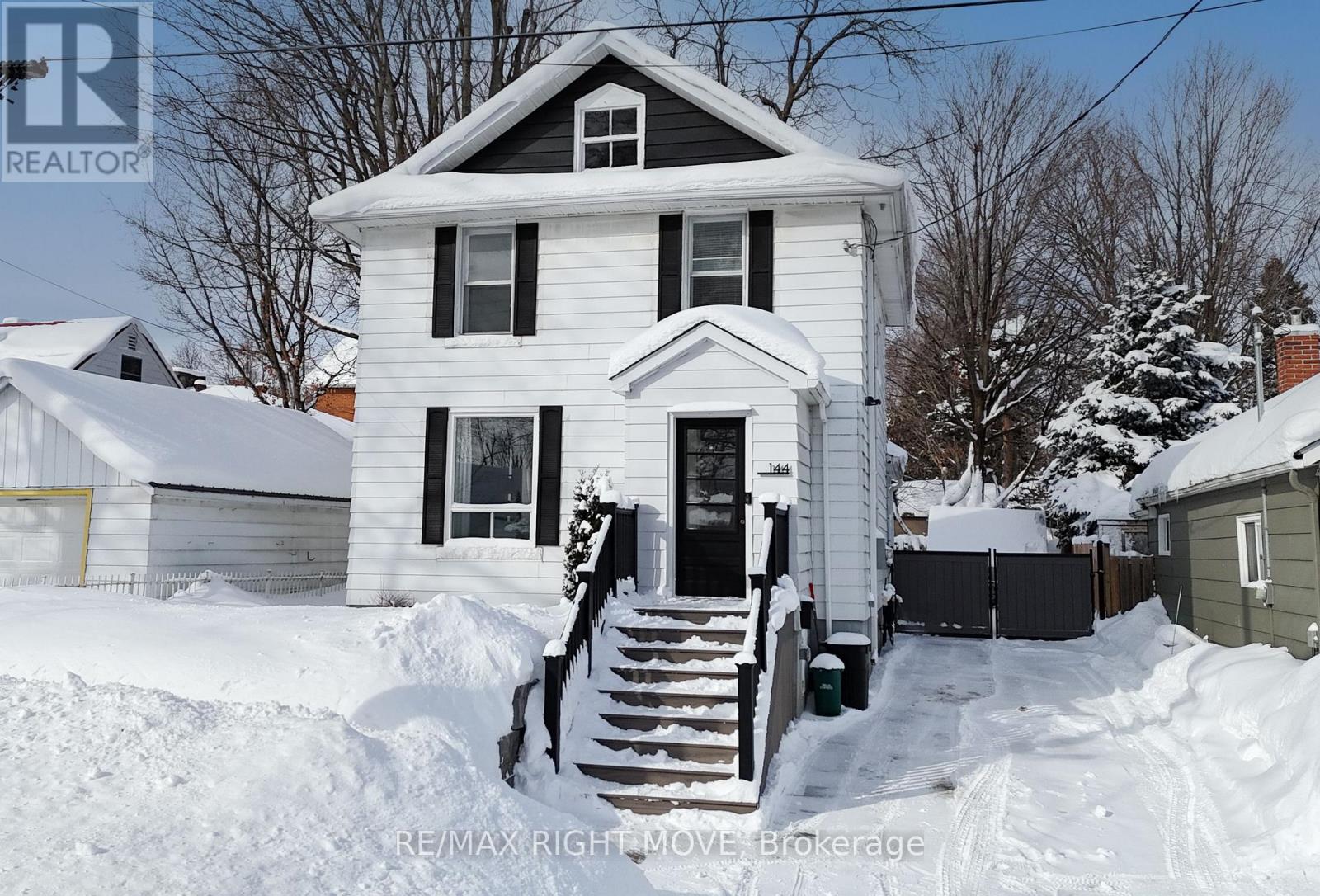 144 Cedar Street, Orillia, Ontario  L3V 2C9 - Photo 3 - S12747324