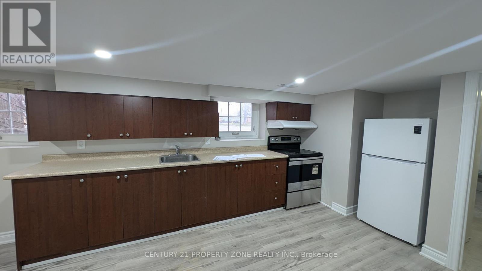 LOWER - 93 NELSON STREET W, Brampton, Ontario