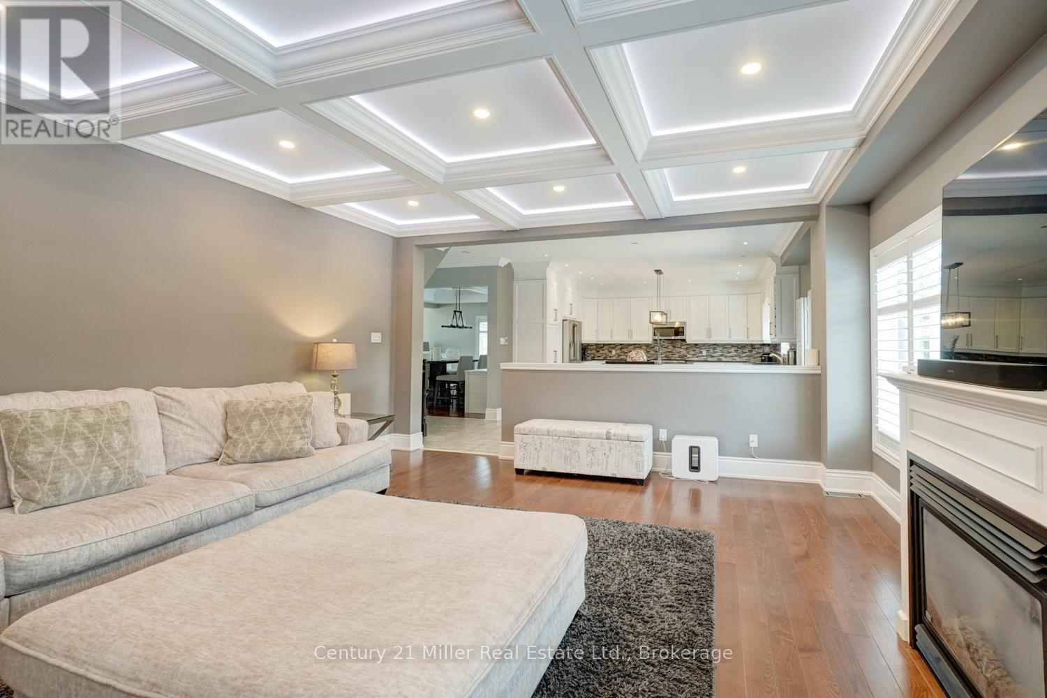 8 Watercliff Place, Hamilton (Winona Park), Ontario  L8E 6E5 - Photo 7 - X12747396