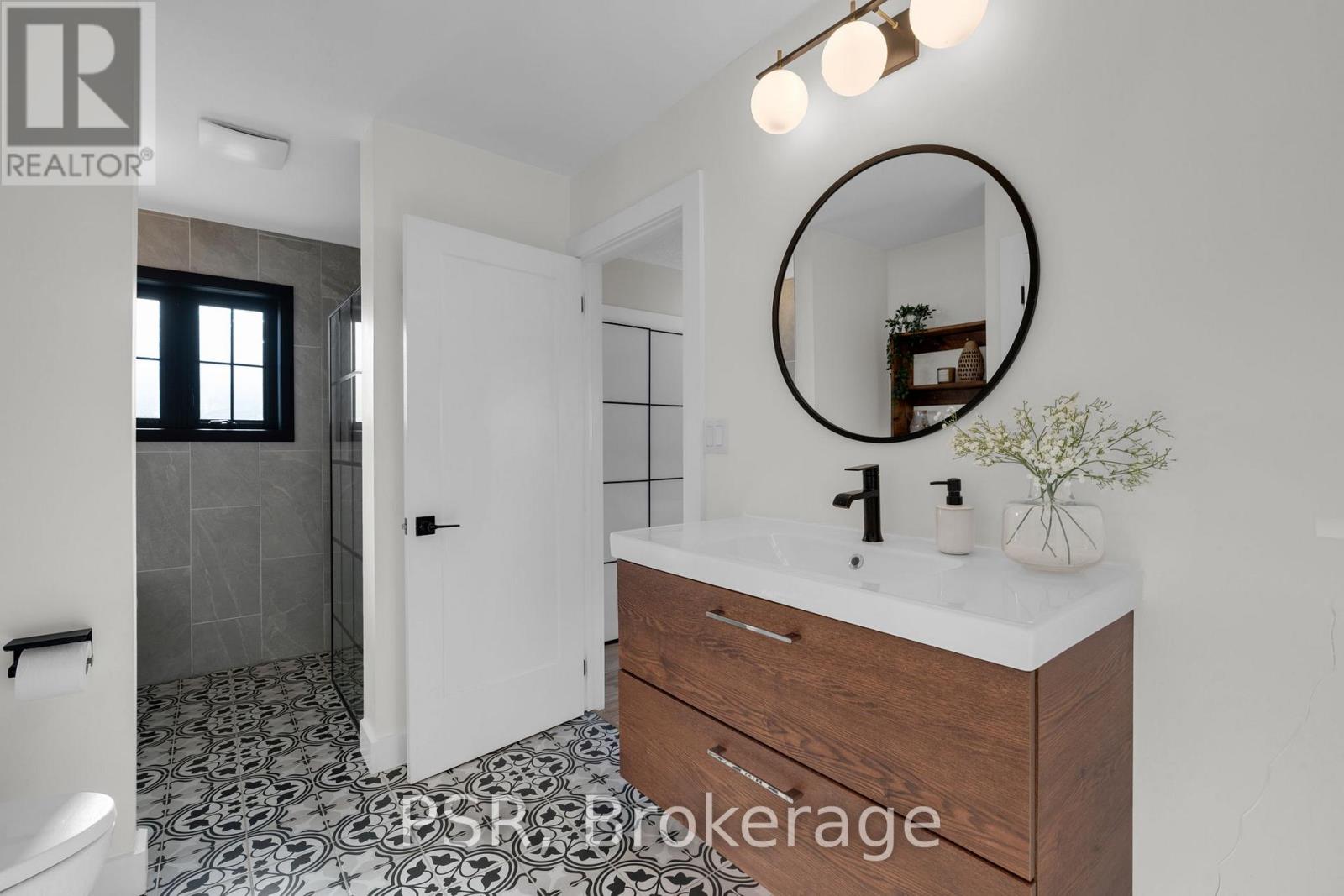 4 Centennial Avenue, Springwater (Elmvale), Ontario  L0L 1P0 - Photo 21 - S12747410