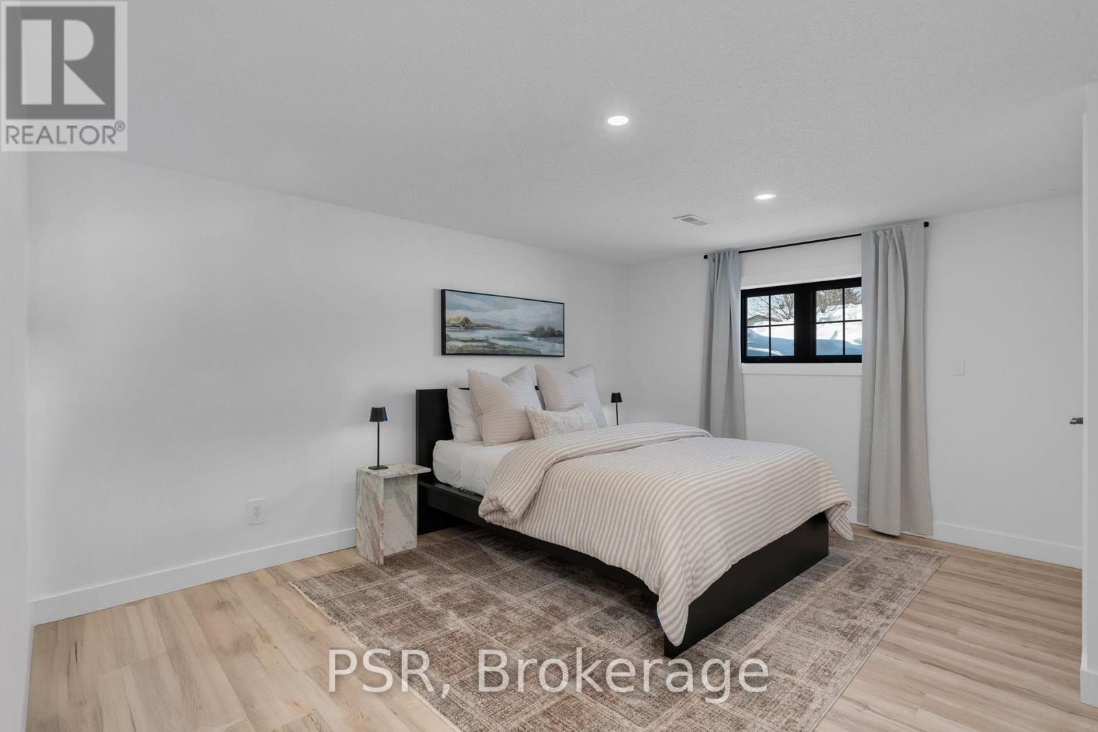 4 Centennial Avenue, Springwater (Elmvale), Ontario  L0L 1P0 - Photo 31 - S12747410