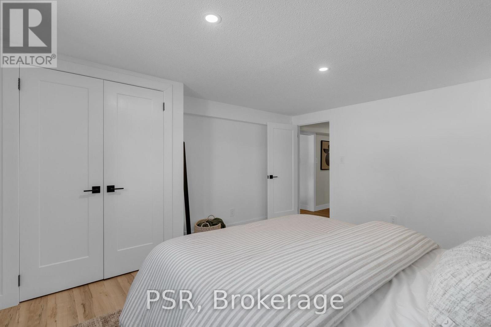 4 Centennial Avenue, Springwater (Elmvale), Ontario  L0L 1P0 - Photo 32 - S12747410