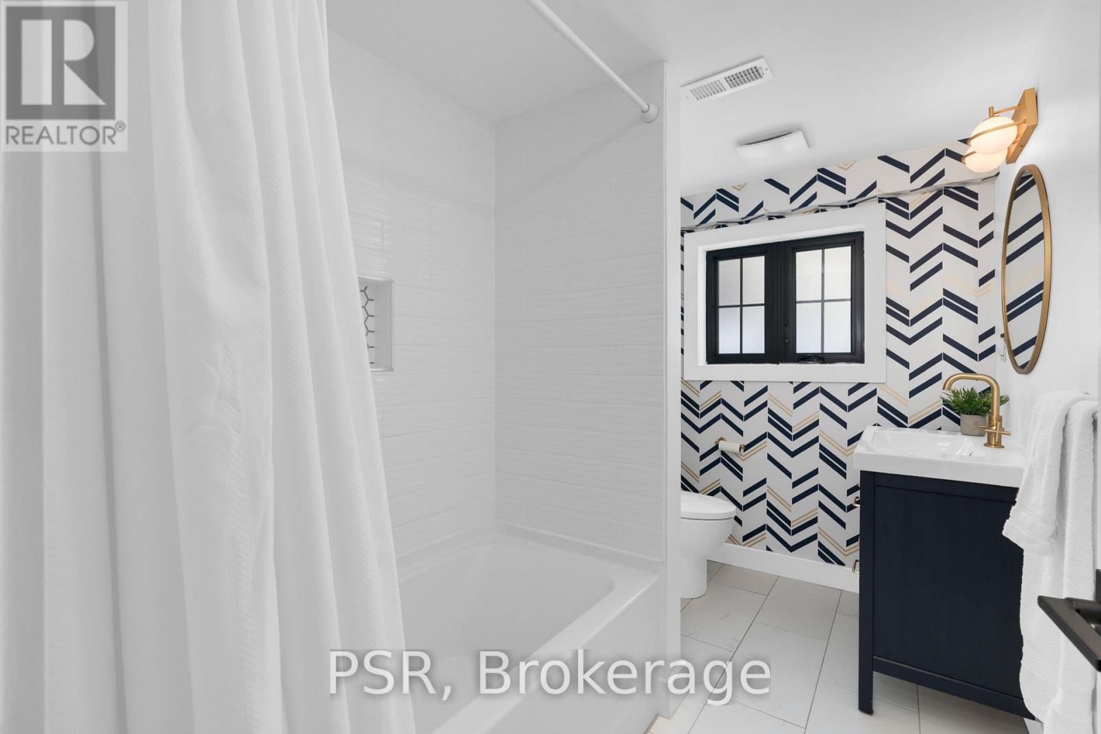 4 Centennial Avenue, Springwater (Elmvale), Ontario  L0L 1P0 - Photo 33 - S12747410