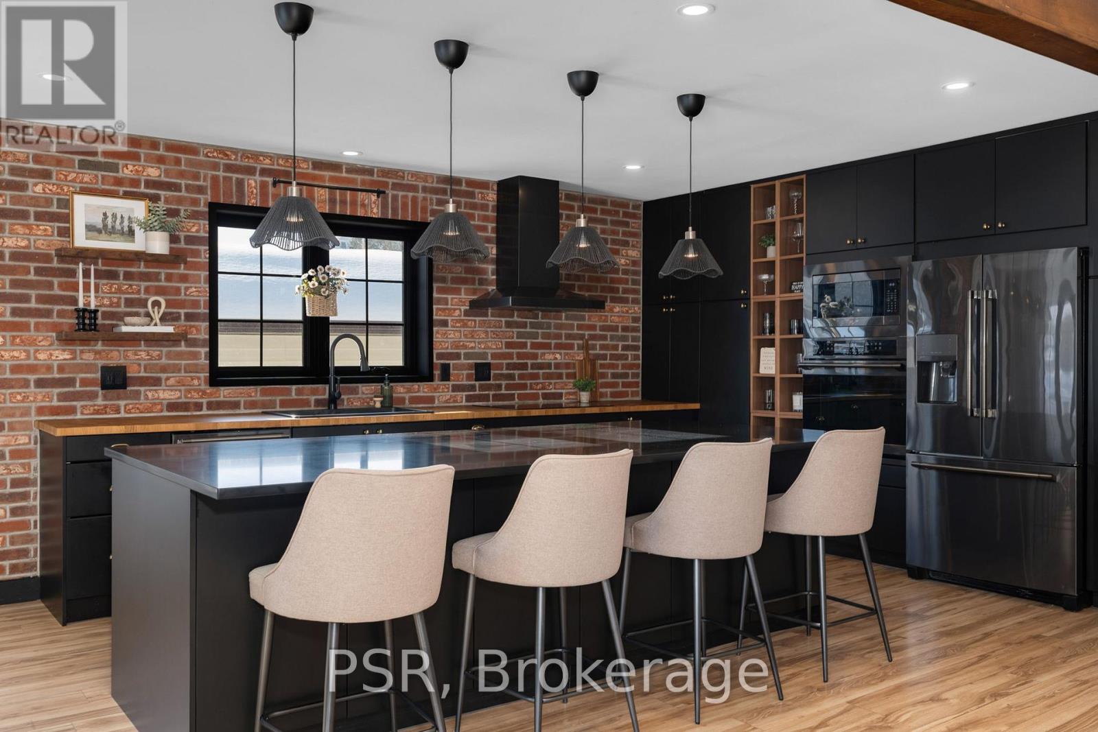 4 Centennial Avenue, Springwater (Elmvale), Ontario  L0L 1P0 - Photo 7 - S12747410