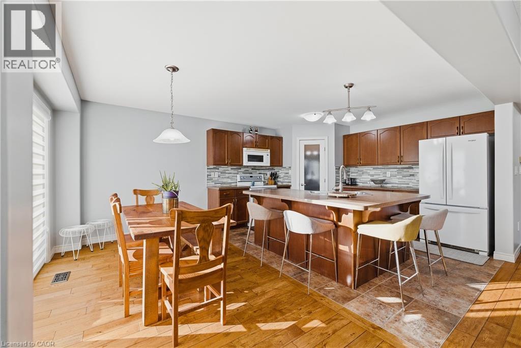 23 Doon Creek Street, Kitchener, Ontario  N2R 0B4 - Photo 3 - 40801716