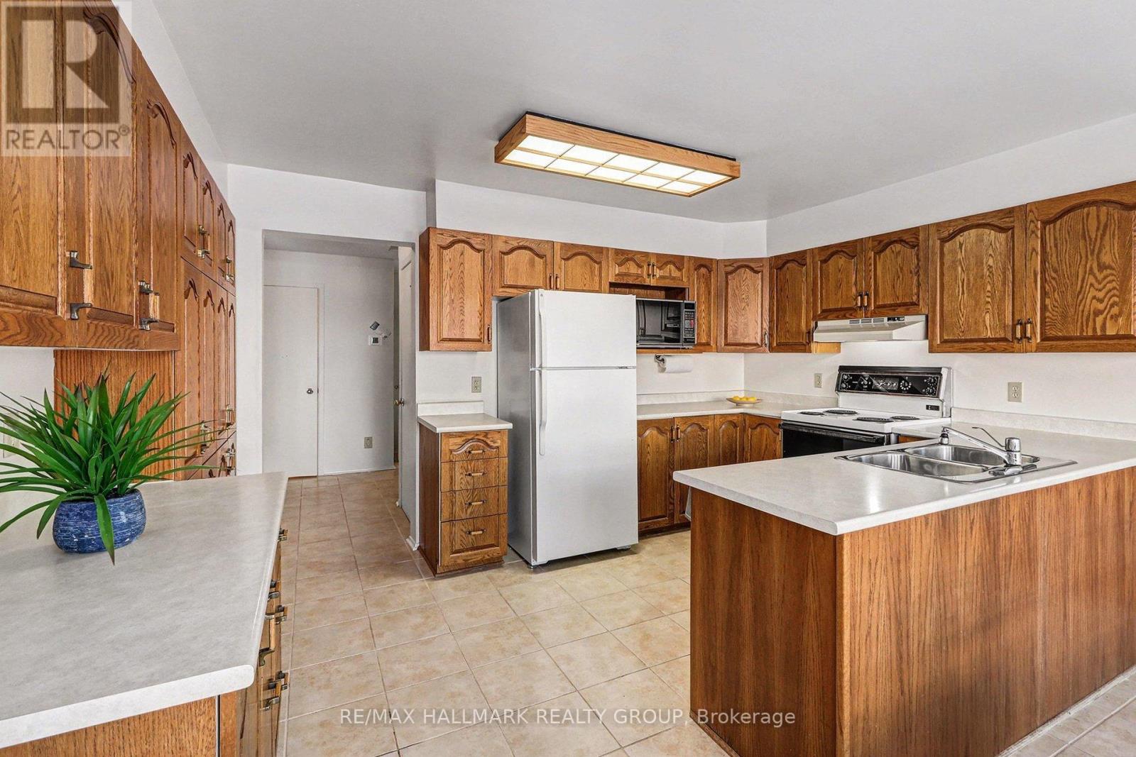 751 Merkley Drive, Ottawa, Ontario  K4A 2T9 - Photo 15 - X12747358