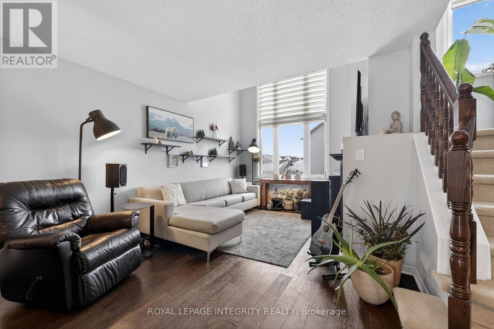 360 Galston Private, Ottawa, Ontario  K1W 0G3 - Photo 3 - X12747382