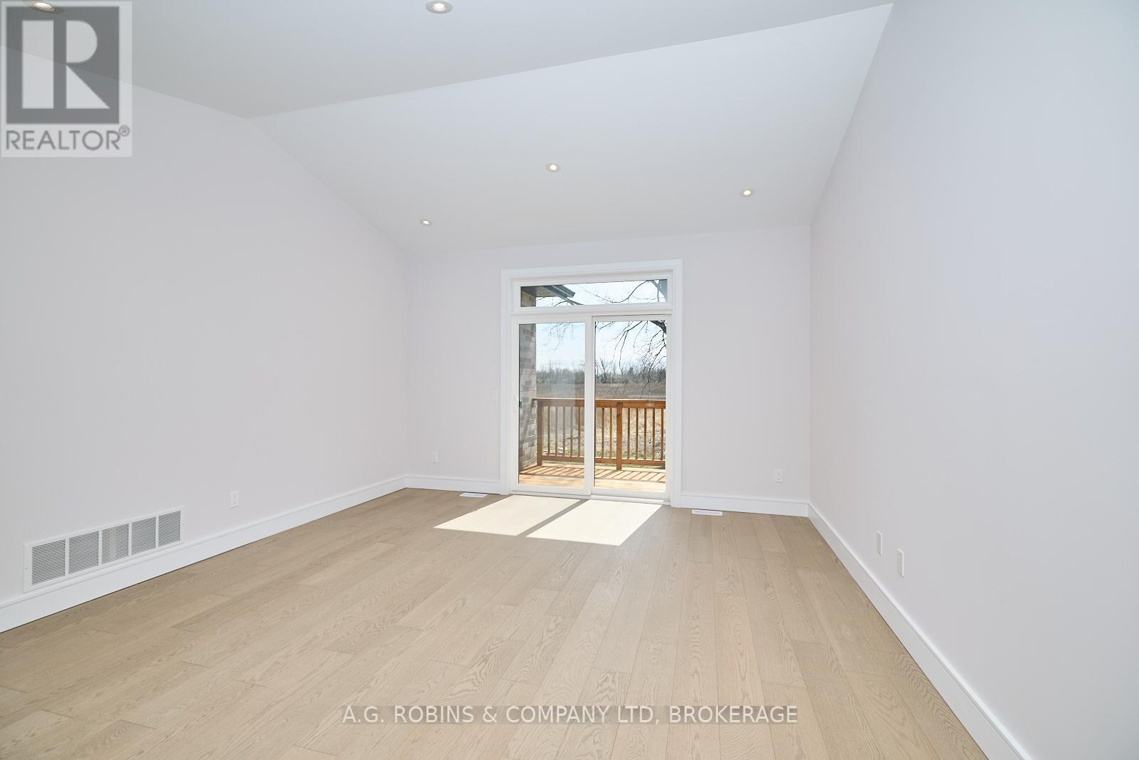 4124 Fly Road, Lincoln (Escarpment), Ontario  L0R 2C0 - Photo 15 - X12747366