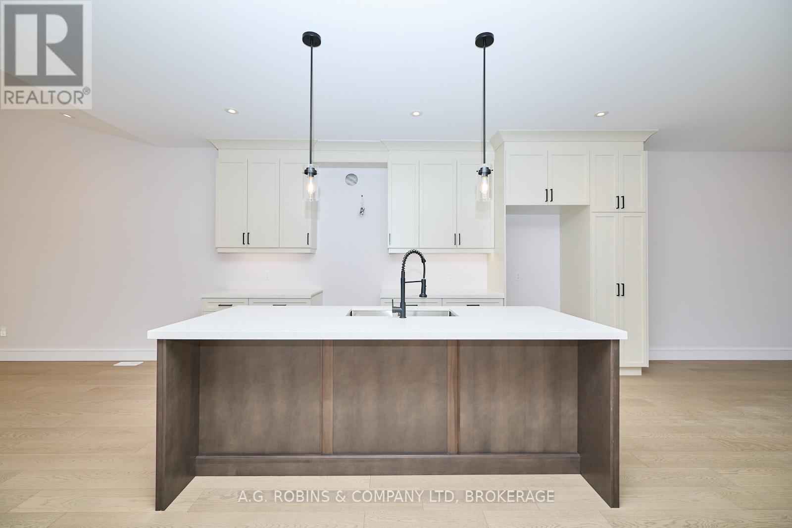 4124 Fly Road, Lincoln (Escarpment), Ontario  L0R 2C0 - Photo 18 - X12747366