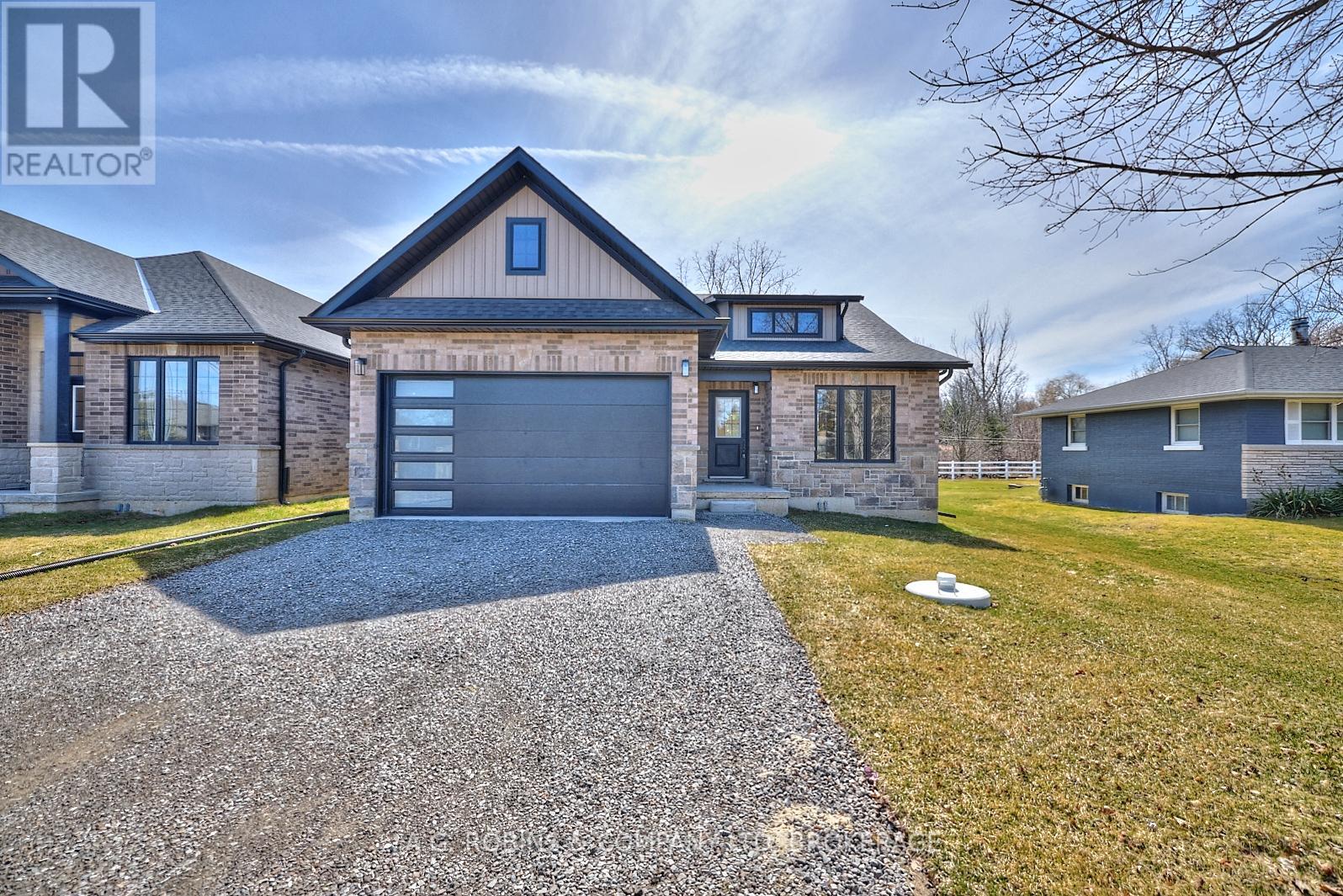 4124 Fly Road, Lincoln (Escarpment), Ontario  L0R 2C0 - Photo 6 - X12747366