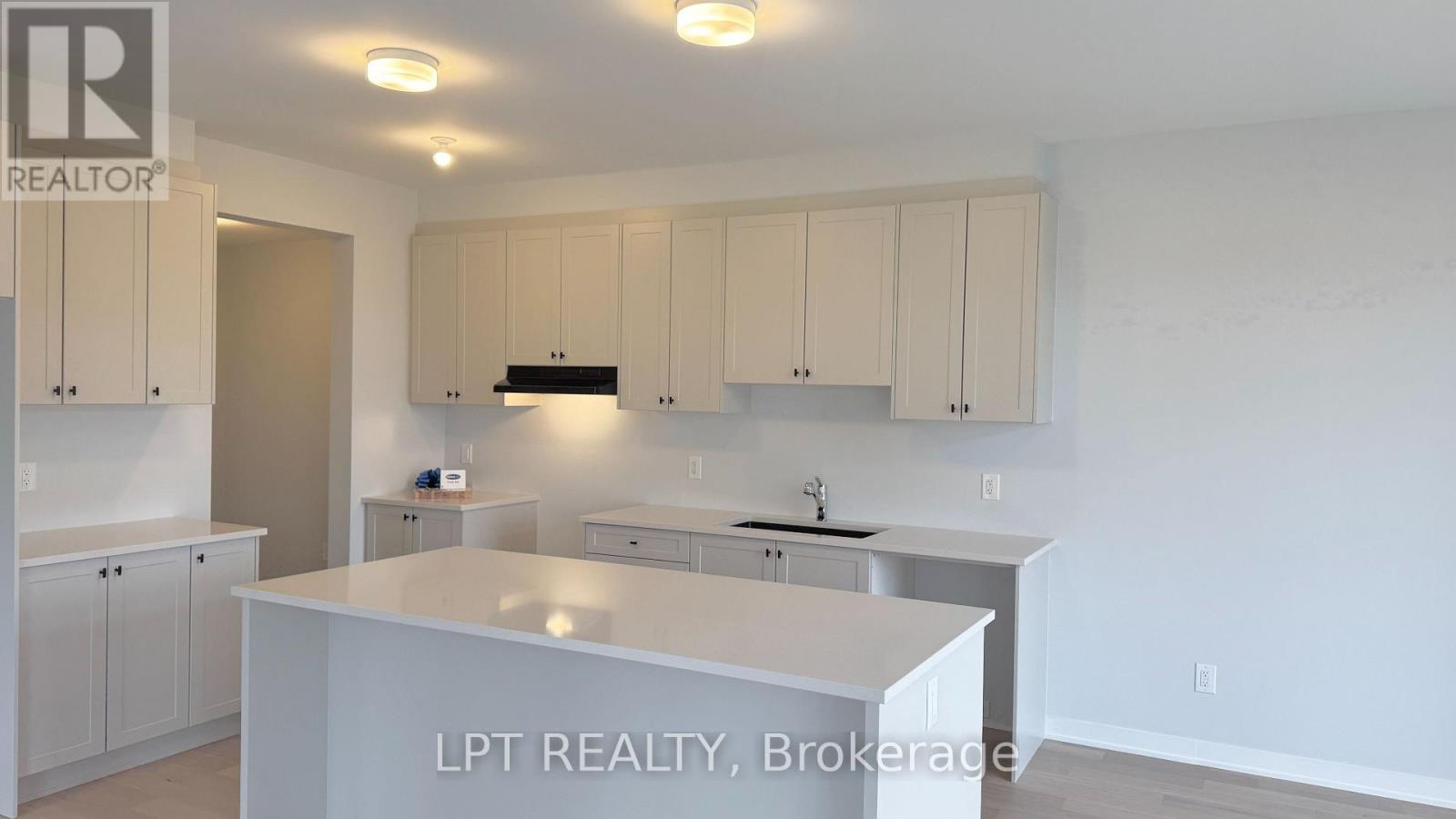 122 Tonic Crescent, Ottawa, Ontario  K2K 1X7 - Photo 12 - X12529612